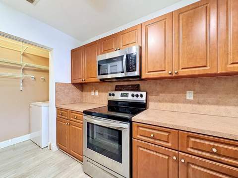 2154 Anchor Court, Dania Beach FL - photo 10 of 40