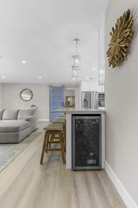 612 SE 10th Avenue, Deerfield Beach FL - photo 7 of 27