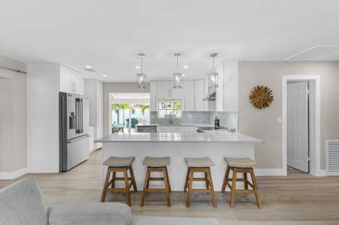 612 SE 10th Avenue, Deerfield Beach FL - photo 13 of 27