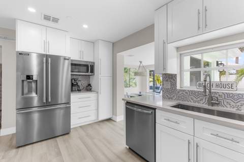612 SE 10th Avenue, Deerfield Beach FL - photo 6 of 27