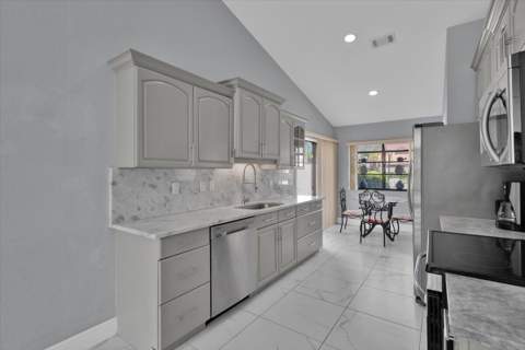 3535 SE Sandpiper Circle, Port St. Lucie FL - photo 15 of 56