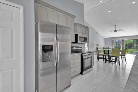 3535 SE Sandpiper Circle, Port St. Lucie FL - photo 18 of 56