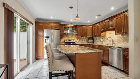 2510 Rampart Way, Hollywood FL - photo 12 of 33