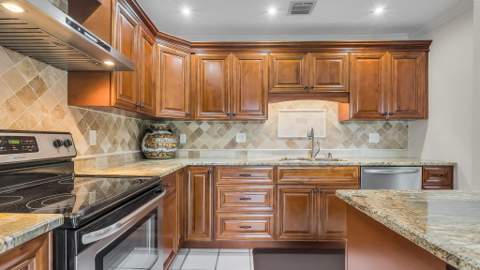 2510 Rampart Way, Hollywood FL - photo 10 of 33
