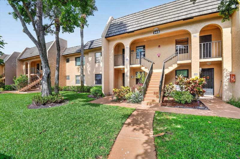 2 bedroom Condominium at 145 Lake Nancy Lane #128, Golden Lakes Village Condo R, West Palm Beach — photo 2