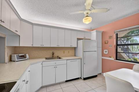 145 Lake Nancy Lane #128, West Palm Beach FL - photo 6 of 54