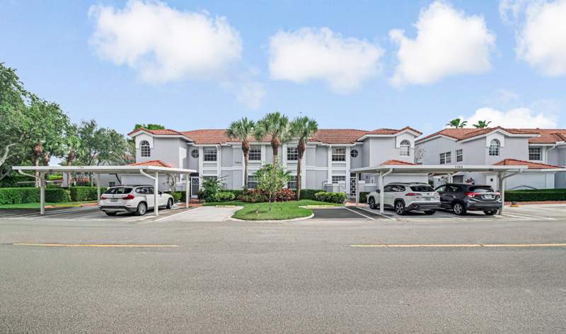 2 bedroom Condominium at 7384 Lake Meadow Way #201, Palm Isles I, II And III Condos, Boynton Beach — photo 2