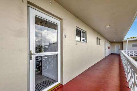 2812 Garden Drive #308, Lake Worth Beach FL - photo 15 of 39