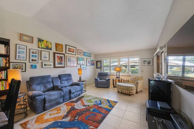 22 Ridge Pointe Drive #C