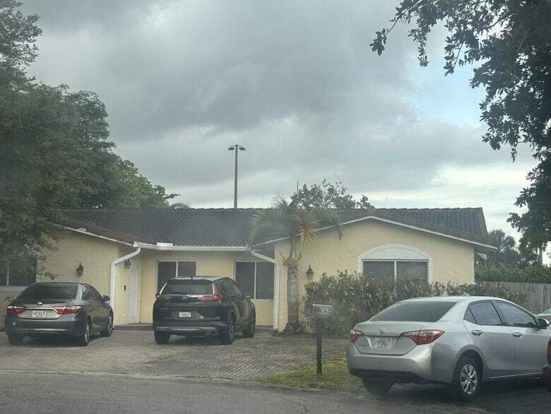 3 bedroom Single Family Residence at 8362 NW 23rd Manor, Forest Hills South, Coral Springs — photo 4