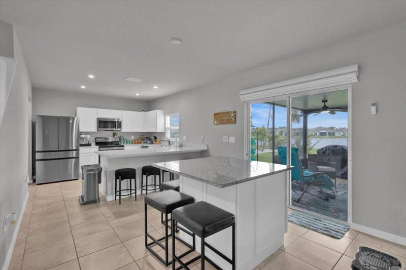 4 bedroom Single Family Residence at 102 Pummelo Place, Avalon Crossing Phase II, Fort Pierce — photo 2