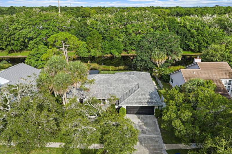 4 bedroom Single Family Residence at 18169 Lake Bend Drive, Shores 1, Jupiter — photo 3