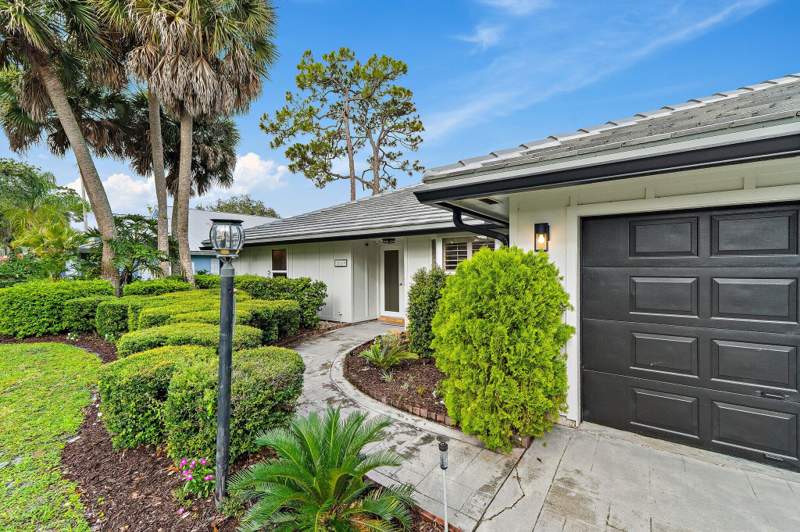 4 bedroom Single Family Residence at 18169 Lake Bend Drive, Shores 1, Jupiter — photo 5