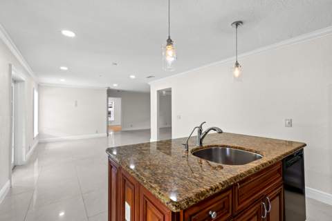4610 Pinetree Drive, Delray Beach FL - photo 12 of 39