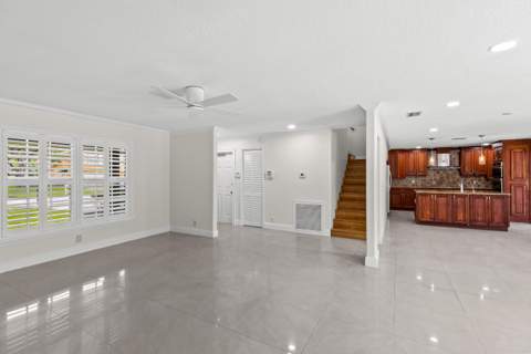 4610 Pinetree Drive, Delray Beach FL - photo 8 of 39