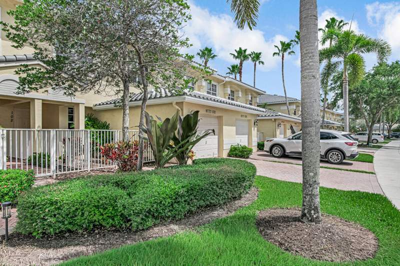 2 bedroom Condominium at 9777 Bowline Drive #102, Baywinds/Windjammer Cove Condo, West Palm Beach — photo 4