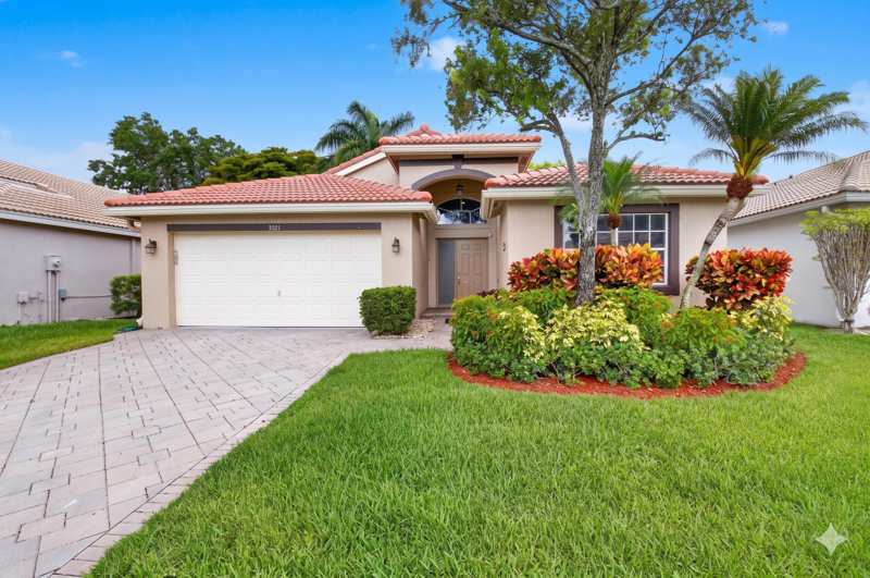 3 bedroom Single Family Residence at 5891 Royal Isles Boulevard, Royal Lakes, Boynton Beach — photo 1