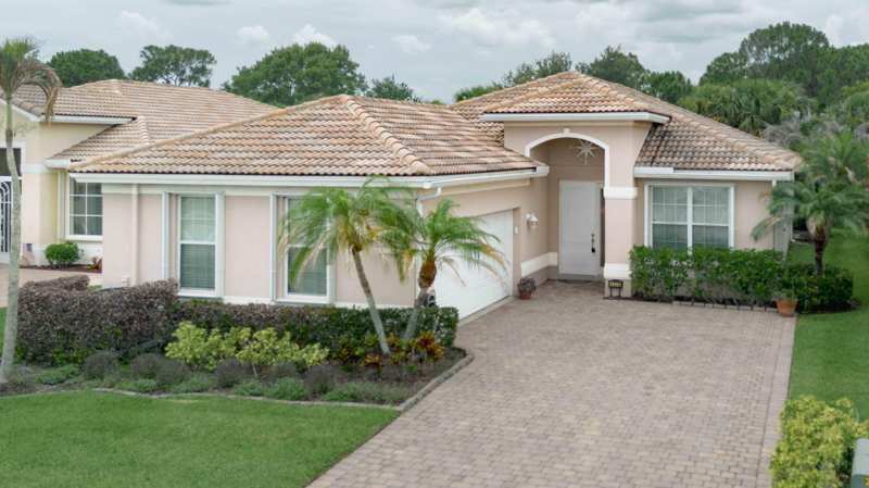 3 bedroom Single Family Residence at 4376 NW Oakbrook Circle, Jensen Beach Country Club, Jensen Beach — photo 1
