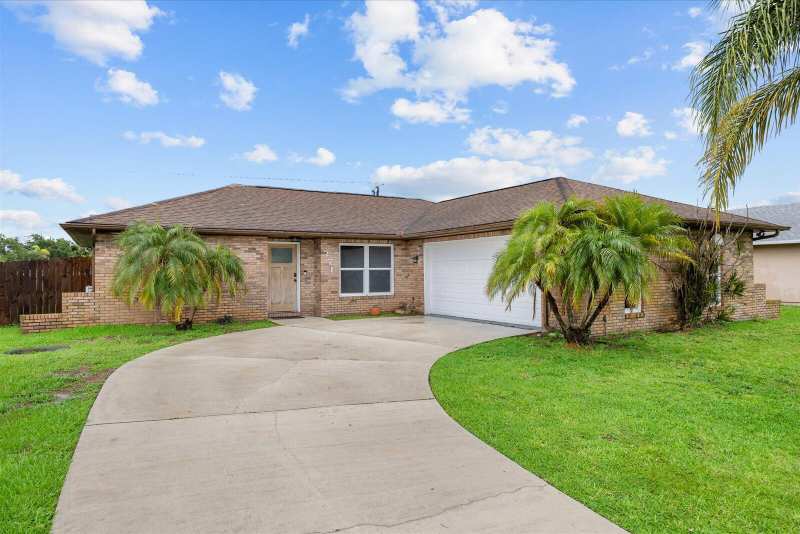 2 bedroom Single Family Residence at 371 SW Butler Avenue, Port St Lucie Section 27, Port St. Lucie — photo 1