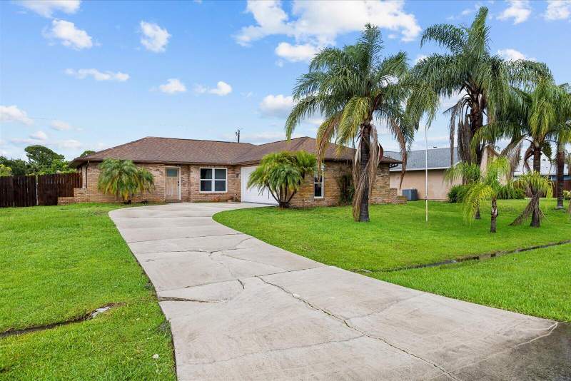 2 bedroom Single Family Residence at 371 SW Butler Avenue, Port St Lucie Section 27, Port St. Lucie — photo 3