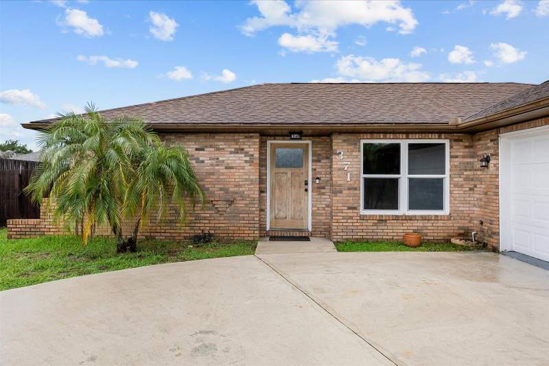 2 bedroom Single Family Residence at 371 SW Butler Avenue, Port St Lucie Section 27, Port St. Lucie — photo 2