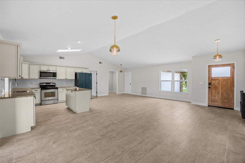 2 bedroom Single Family Residence at 371 SW Butler Avenue, Port St Lucie Section 27, Port St. Lucie — photo 5