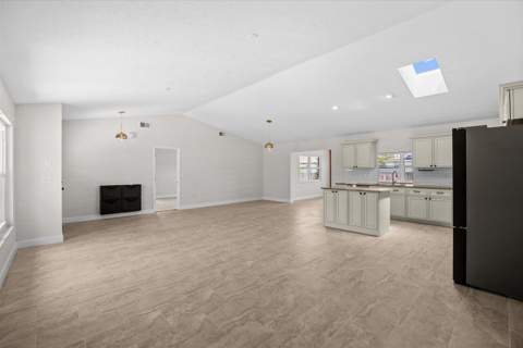 371 SW Butler Avenue, Port St. Lucie FL - photo 6 of 32