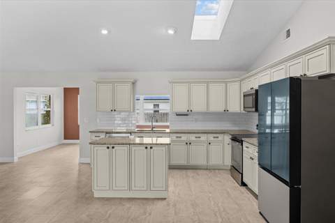 371 SW Butler Avenue, Port St. Lucie FL - photo 8 of 32