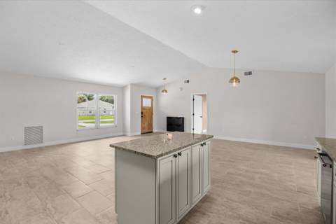 371 SW Butler Avenue, Port St. Lucie FL - photo 10 of 32