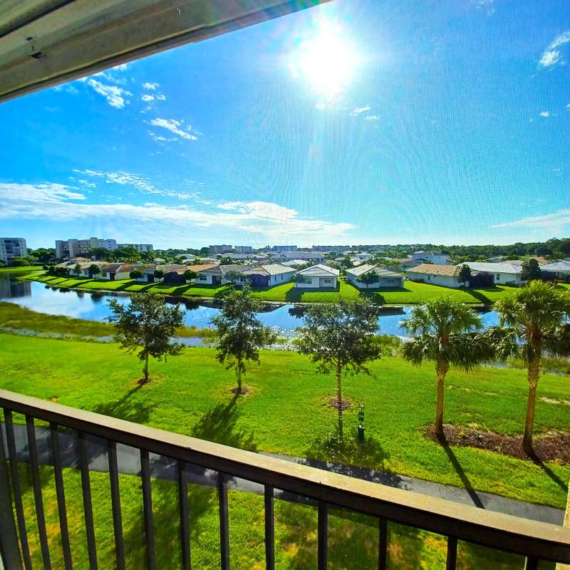 2 bedroom Condominium at 7260 Kinghurst Drive #406, Huntington Lakes Sec Five Condos, Delray Beach — photo 2