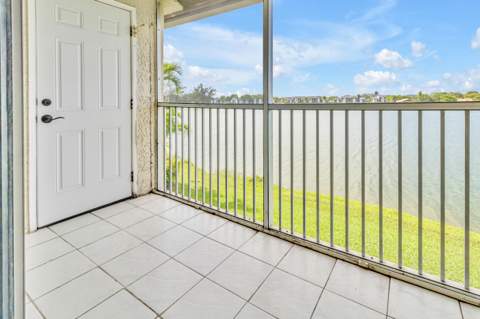 5510 Lakeside Drive #202, Margate FL - photo 7 of 27