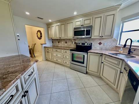 3661 Via Poinciana #615, Greenacres FL - photo 23 of 42