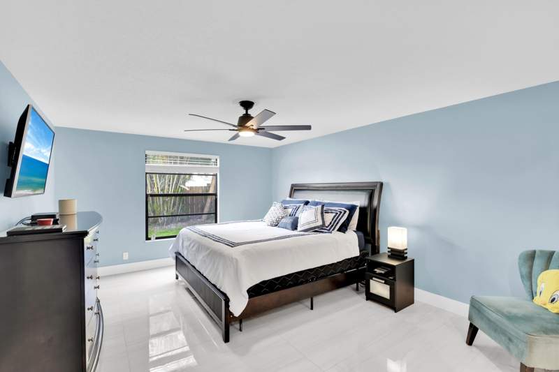 3 bedroom Single Family Residence at 8411 Theresa Road, Le Chalet Iv-B, Boynton Beach — photo 3