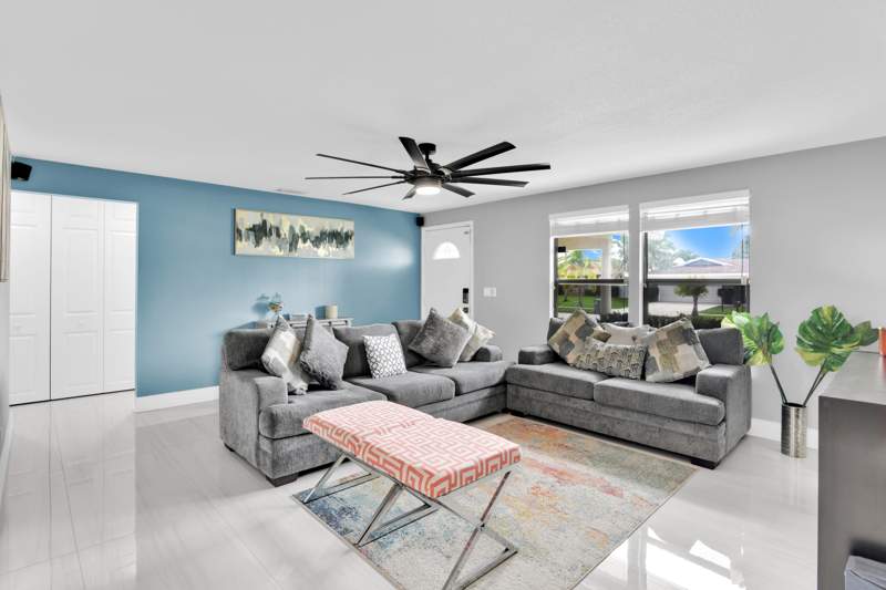 3 bedroom Single Family Residence at 8411 Theresa Road, Le Chalet Iv-B, Boynton Beach — photo 2