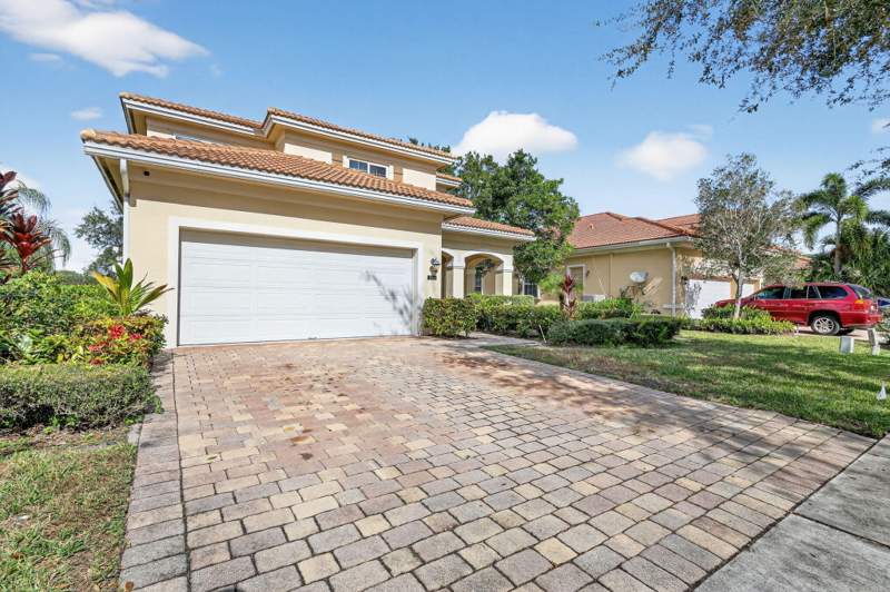 4 bedroom Single Family Residence at 6720 Osage Circle, Sagewood, Greenacres — photo 2