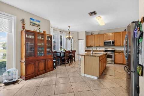 6720 Osage Circle, Greenacres FL - photo 15 of 54