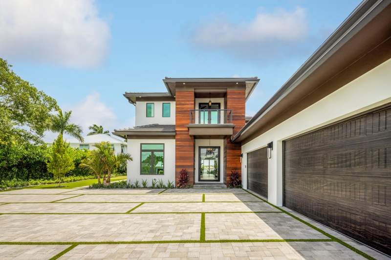 7 bedroom Single Family Residence at 1708 N Lakeside Drive, North Lake Worth, Lake Worth Beach — photo 4