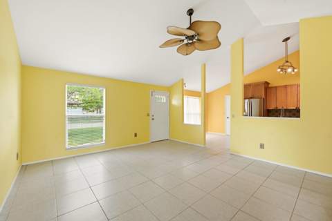 8131 Countrypark Drive, Boca Raton FL - photo 8 of 43