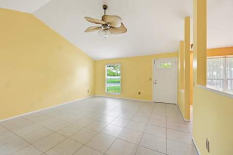 8131 Countrypark Drive, Boca Raton FL - photo 9 of 43