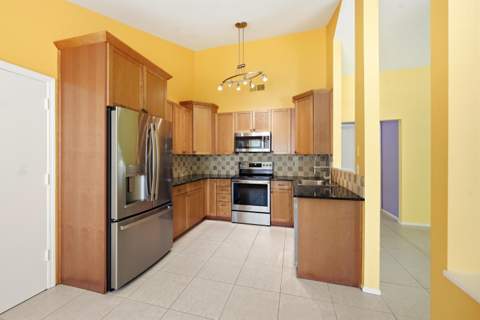 8131 Countrypark Drive, Boca Raton FL - photo 10 of 43