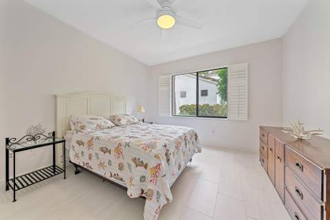 811 Oak Harbour Drive, Juno Beach FL - photo 16 of 48
