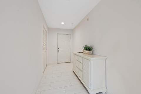 811 Oak Harbour Drive, Juno Beach FL - photo 18 of 48