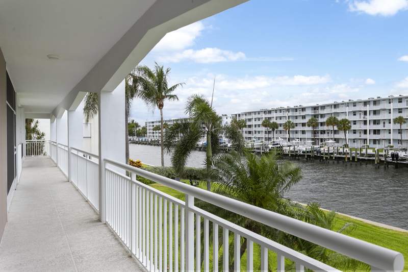 2 bedroom Condominium at 111 Shore Court #203, Shore Club Apts B & C Condo, North Palm Beach — photo 4