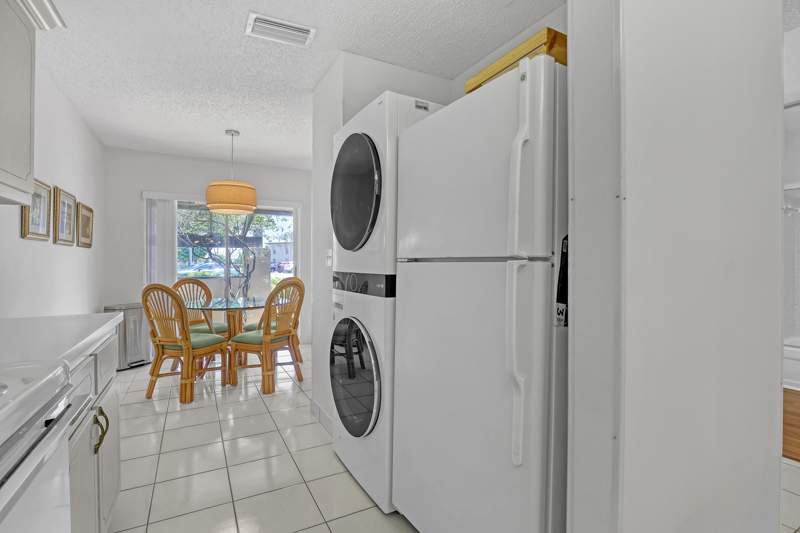 2 bedroom Villa at 13731 Via Aurora #A, Palm Greens At Villa Del Ray Condo II, Delray Beach — photo 4