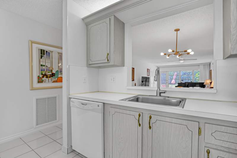 2 bedroom Villa at 13731 Via Aurora #A, Palm Greens At Villa Del Ray Condo II, Delray Beach — photo 5