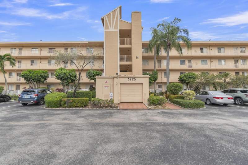 2 bedroom Condominium at 6795 Huntington Lane #306, Huntington Lakes Sec Two Condos, Delray Beach — photo 2
