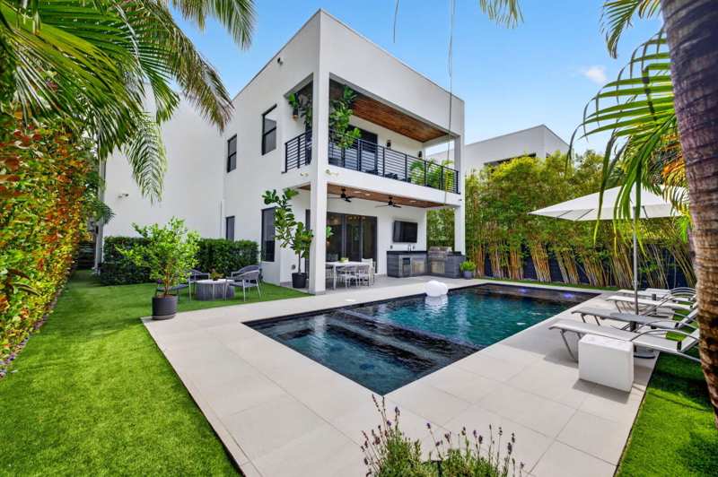 4 bedroom Single Family Residence at 1644 NE 4th Court, Victoria Park, Fort Lauderdale — photo 1