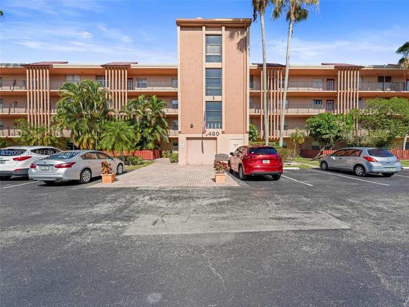 2 bedroom Condominium at 480 NW 76th Avenue #205, Palm Lakes Condo, Margate — photo 1