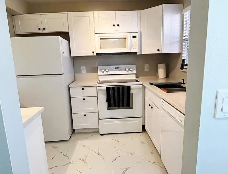 1 bedroom Condominium at 4640 W Lucerne Lakes Blvd Boulevard #505, Sunrise Of Palm Beach Condo 1,2,3,4, 14 And 17, Lake Worth — photo 2