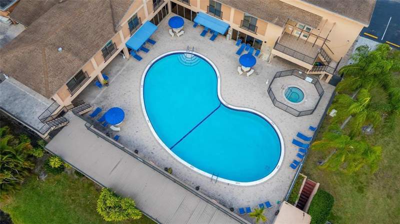 2 bedroom Condominium at 480 NW 76th Avenue #205, Palm Lakes Condo, Margate — photo 3